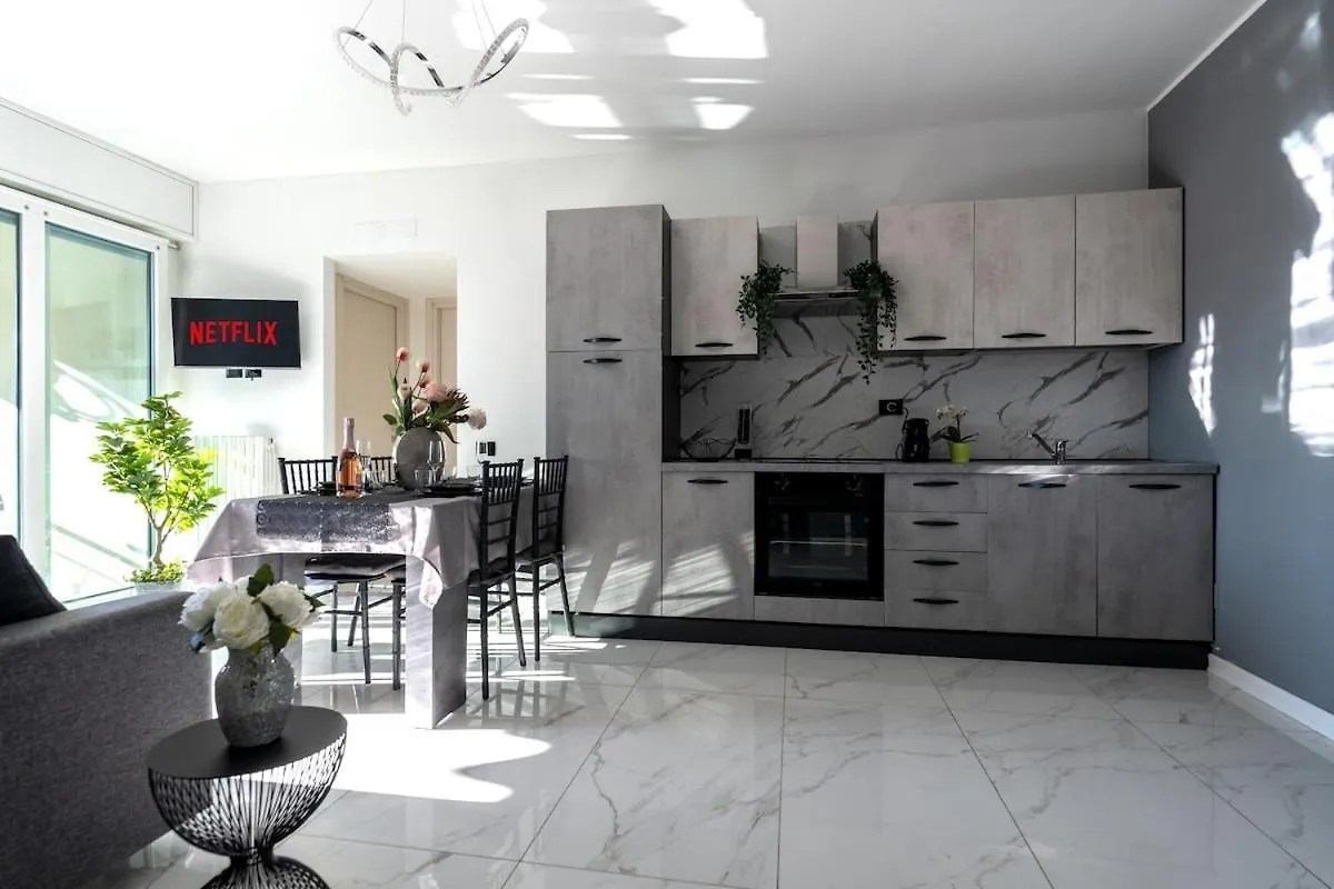 New Apartment With 4 Bedrooms Milan